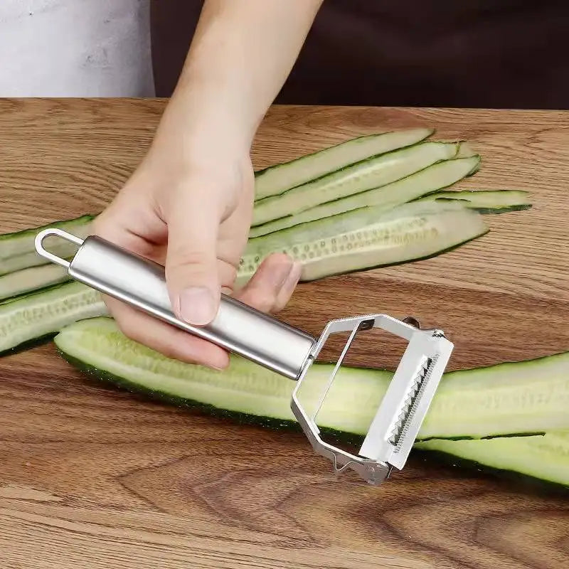 Cortador Inox – Praticidade para descascar e fatiar alimentos.